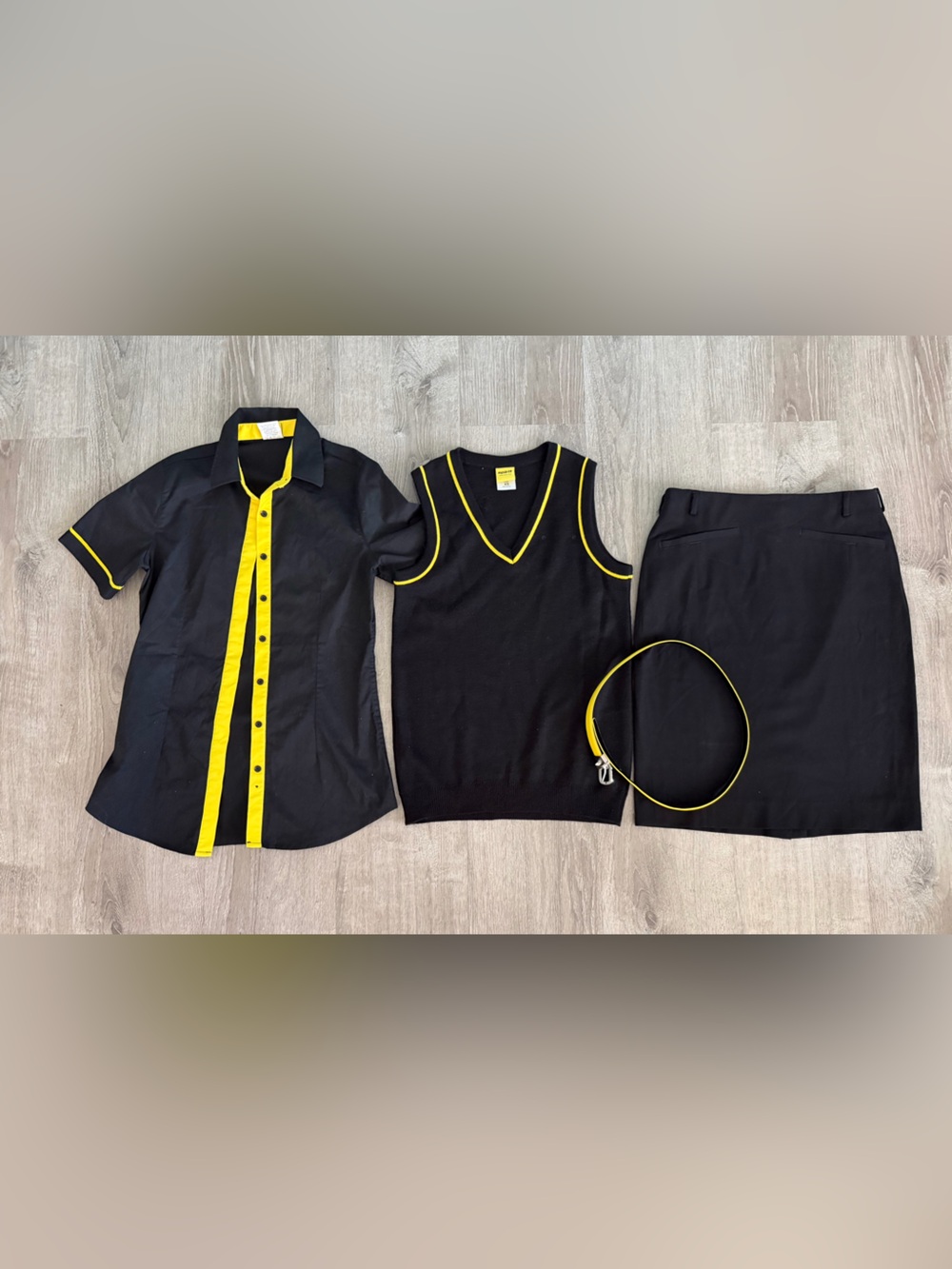 Spirit Airlines Black V-Neck Sweater Vest Shirt Skirt & Belt w Yellow Trim XS